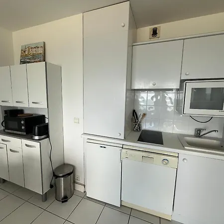 Apartment T2 En Front De Avec Vue Imprenable Et Parking A - Fr-1-374-4